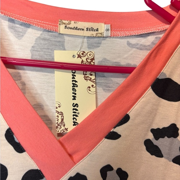 Leopard Print V-Neck Top with Coral Accents - Picture 2 of 3